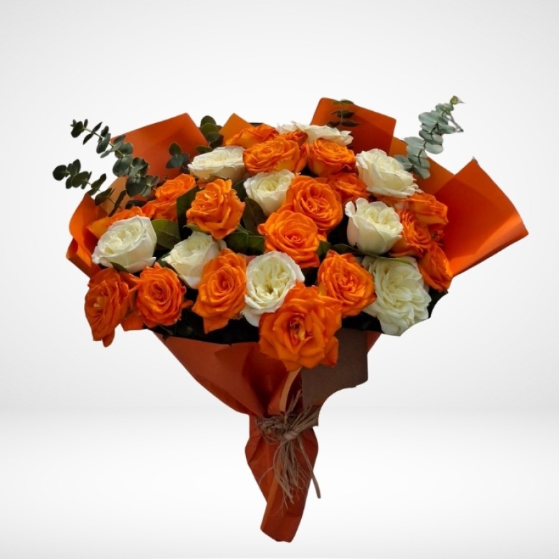 33 Adet Turuncu-Beyaz Gül Buketi